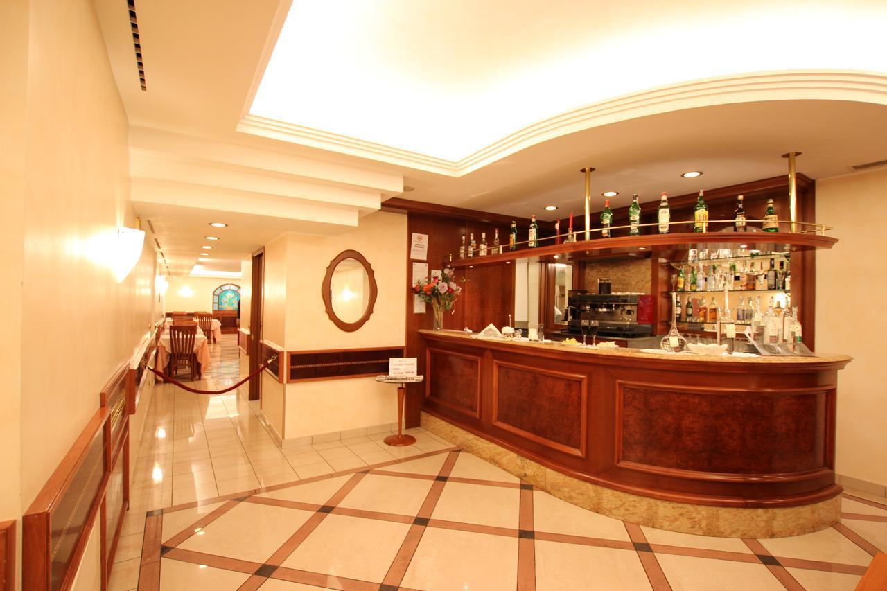 Mokinba Hotels Montebianco Milão Exterior foto